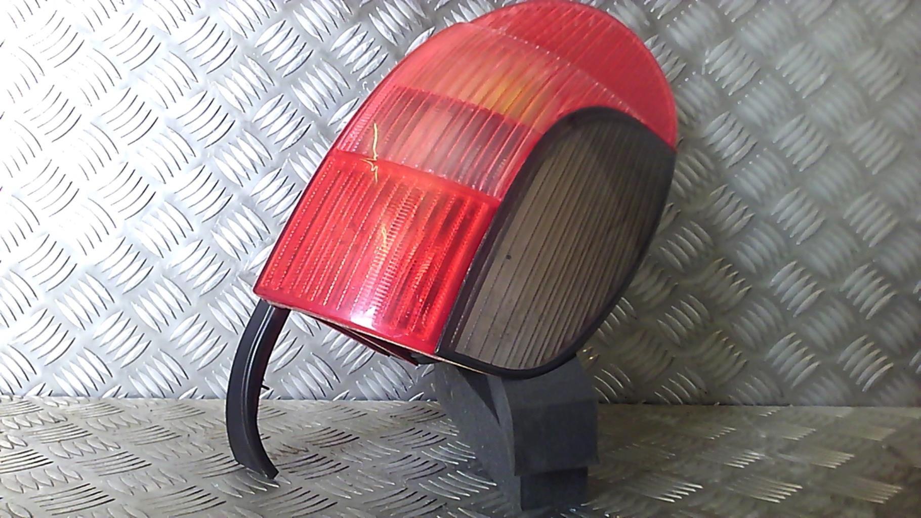 Fanale posteriore principale destro (luci)