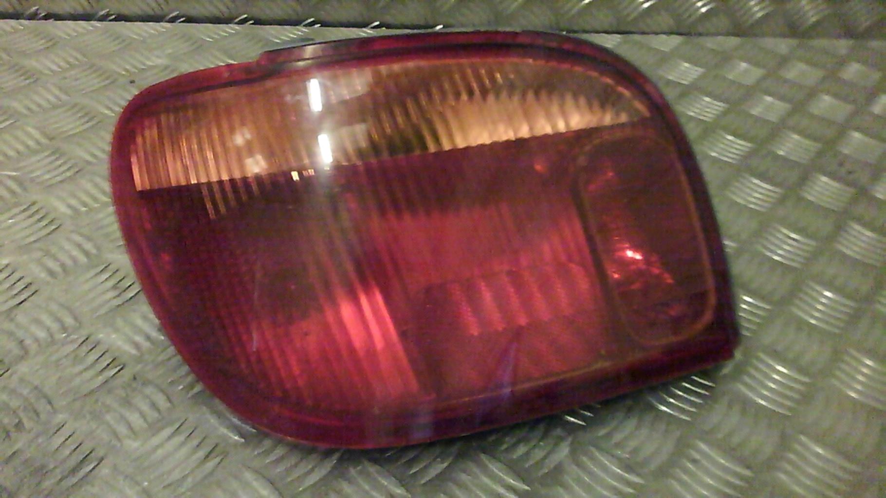 Fanale posteriore principale sinistro (luci)