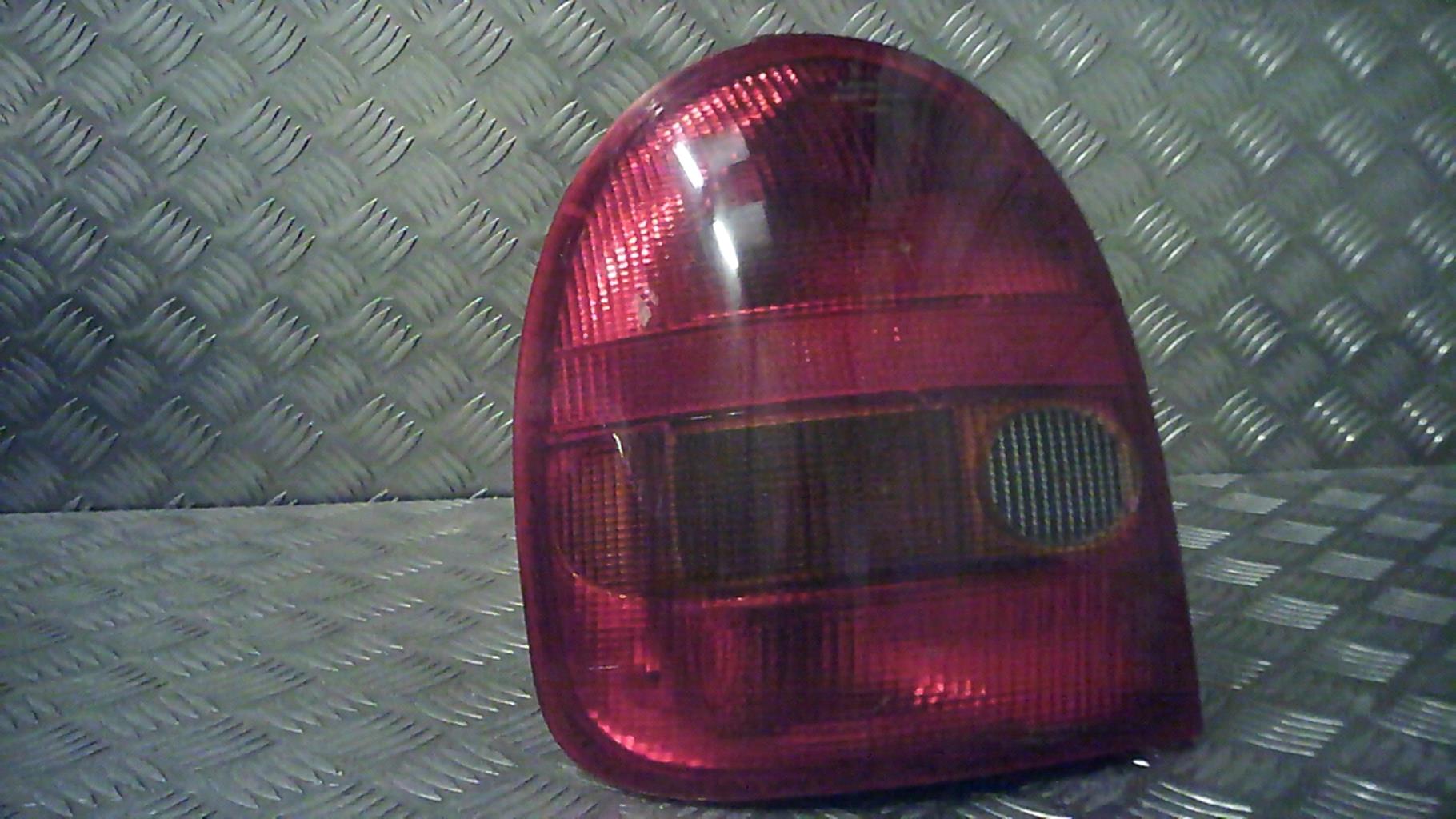 Fanale posteriore principale sinistro (luci)