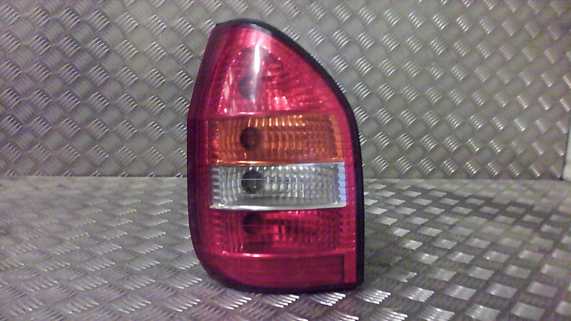 Fanale posteriore principale sinistro (luci)
