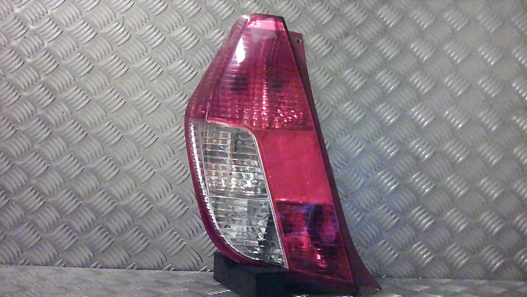 Fanale posteriore principale sinistro (luci)