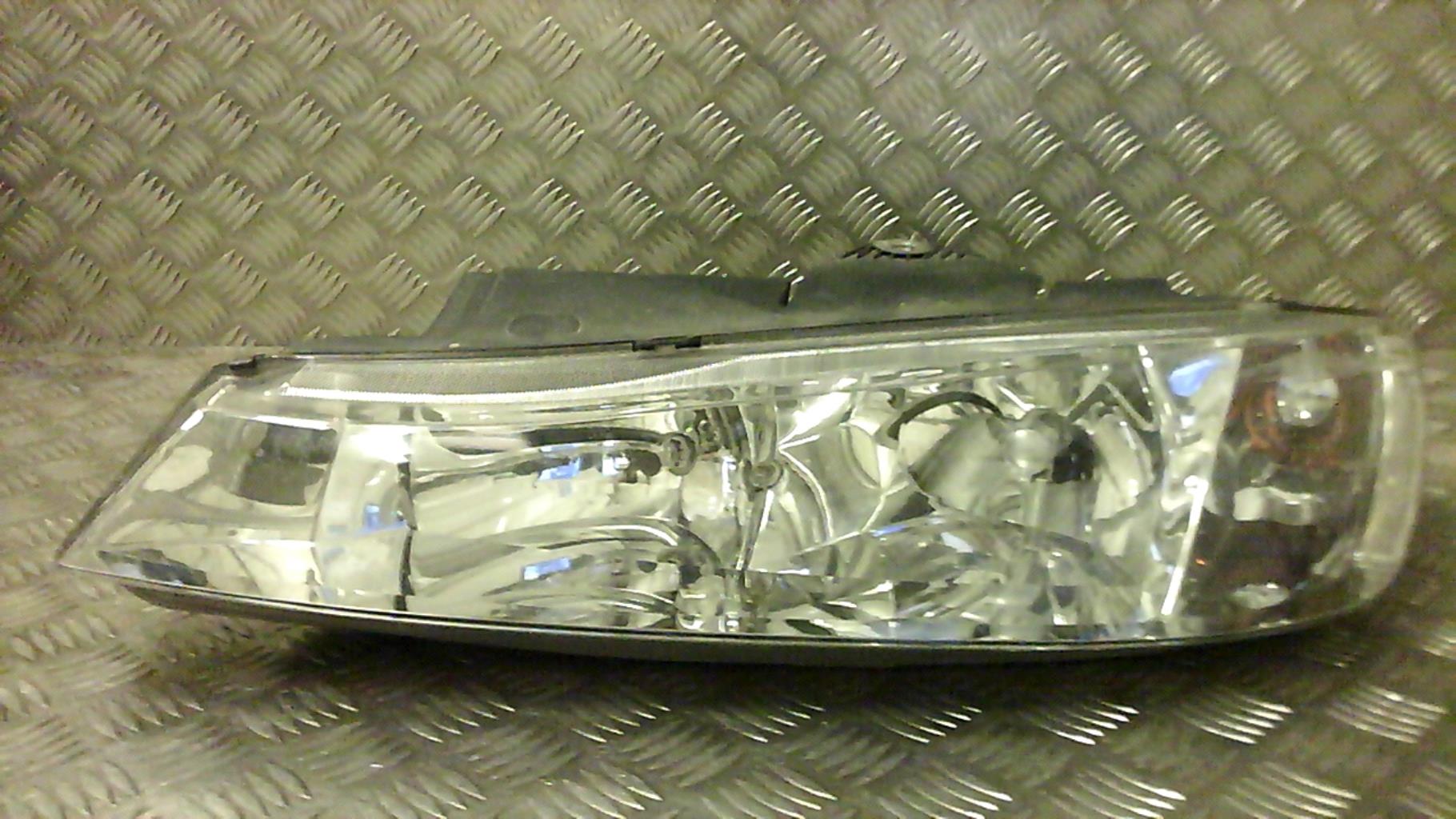 Gruppo ottico anteriore principale sinistro (luci)(faro)