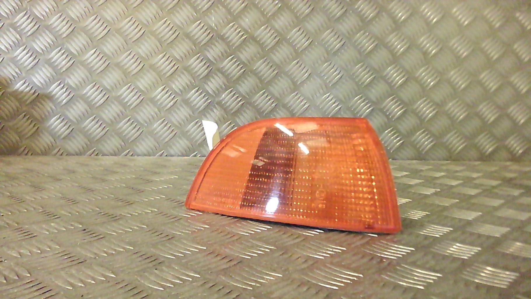 Gruppo ottico anteriore secondario destro (luci)(freccia)