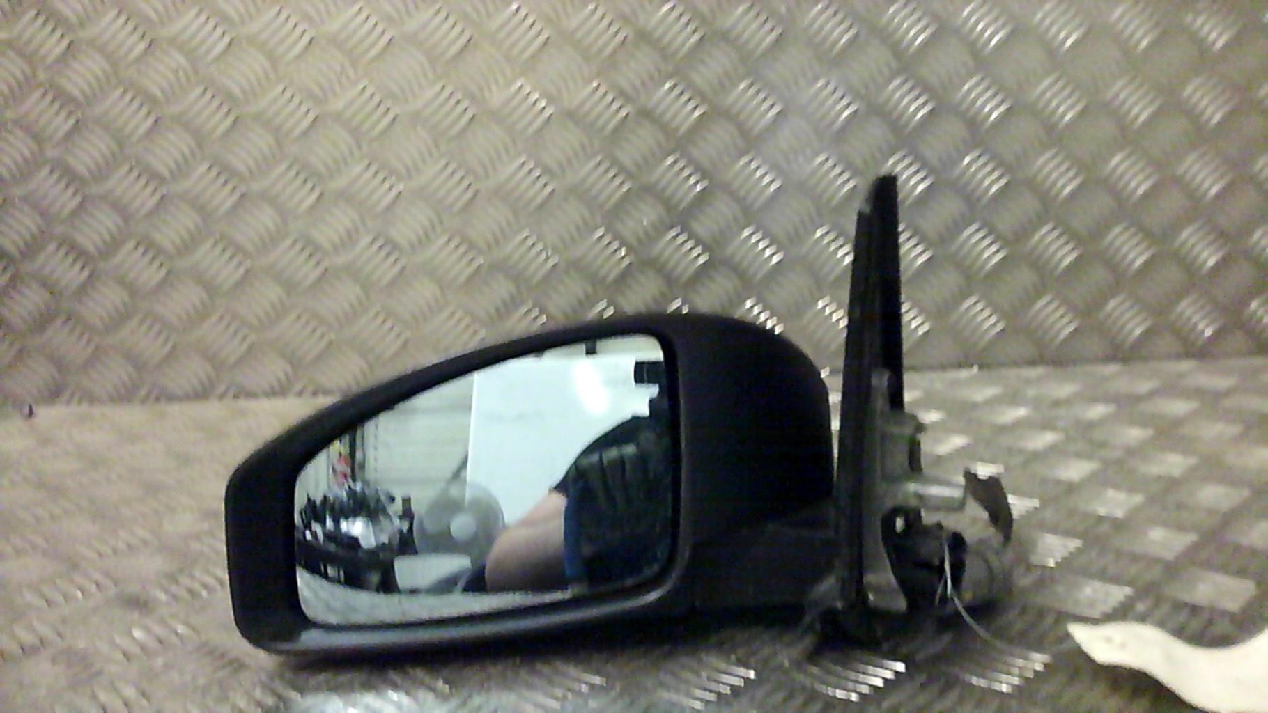 Retrovisor izquierdo