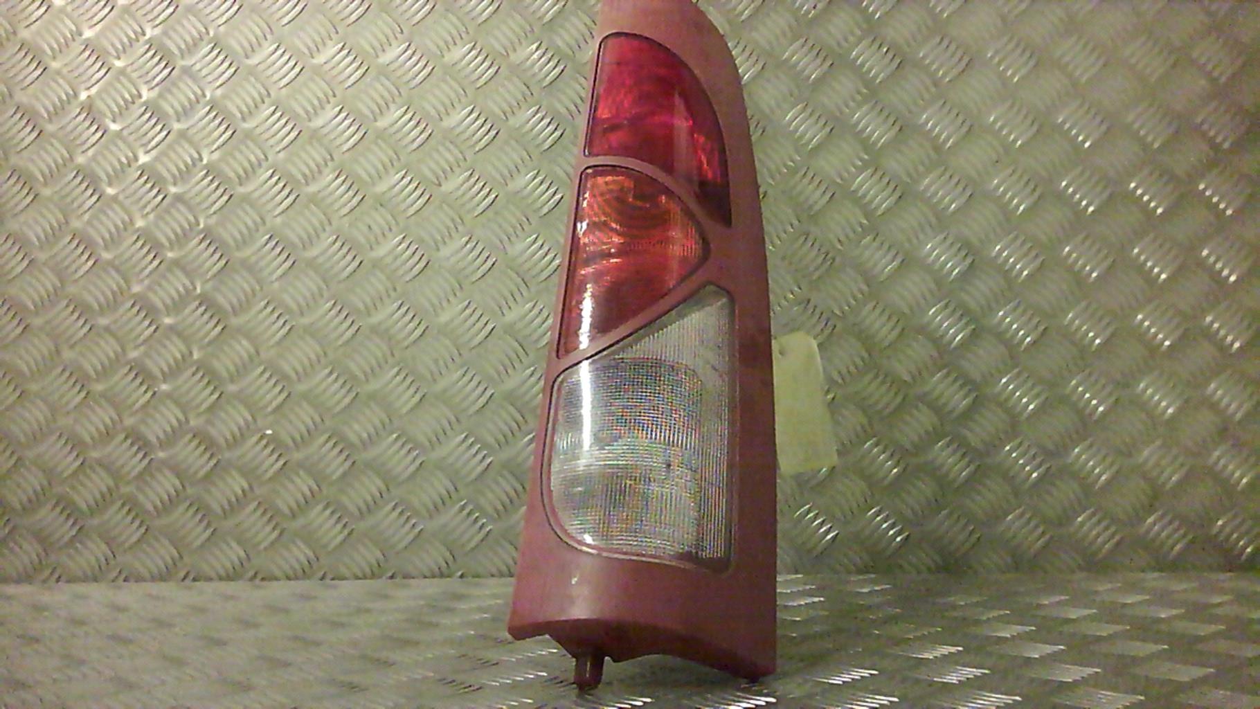 Fanale posteriore principale destro (luci)