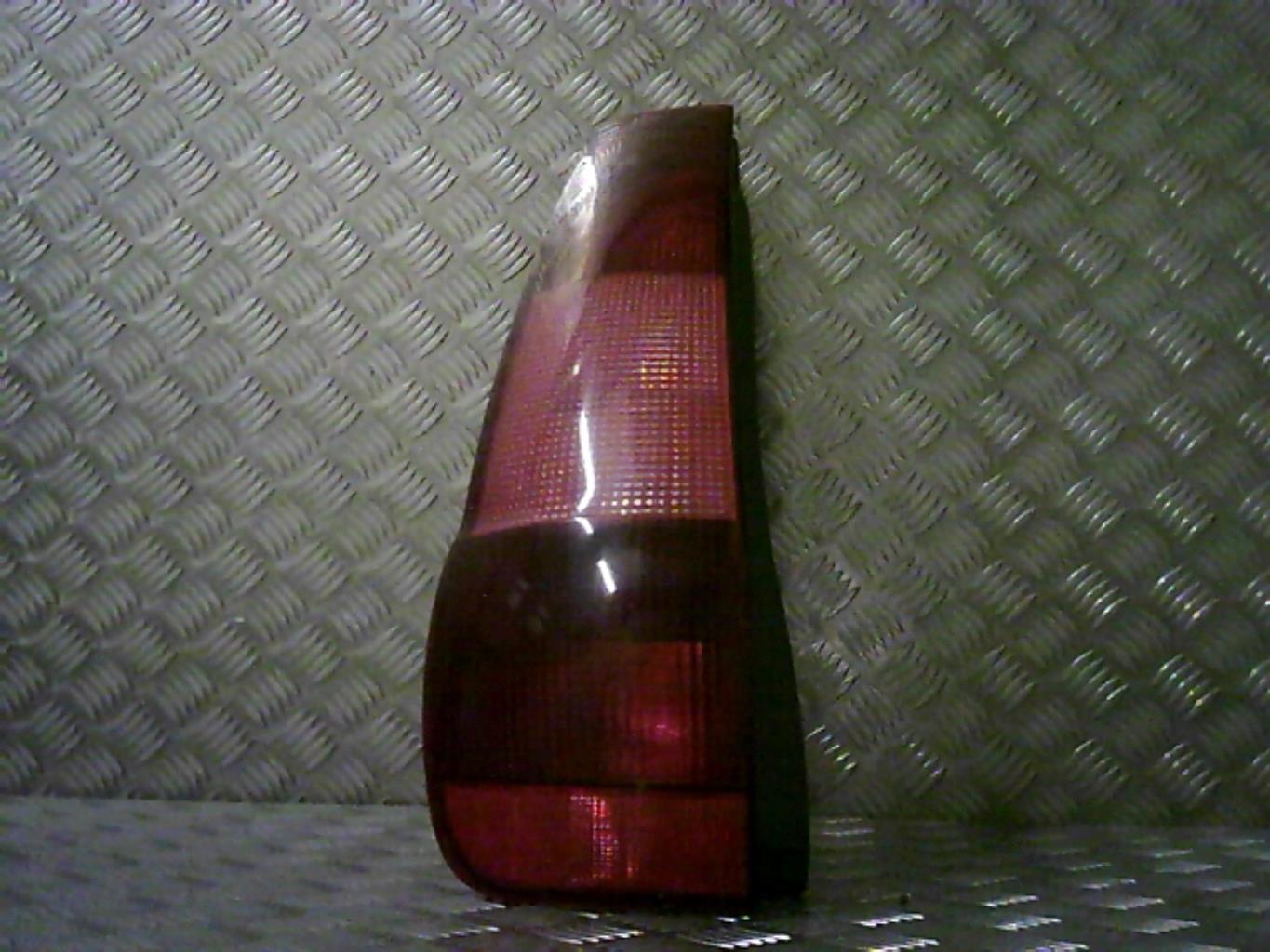 Fanale posteriore principale sinistro (luci)
