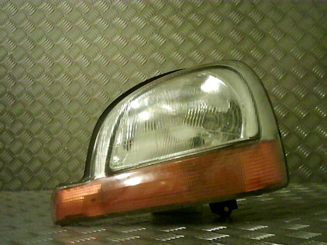 Gruppo ottico anteriore principale sinistro (luci)(faro)