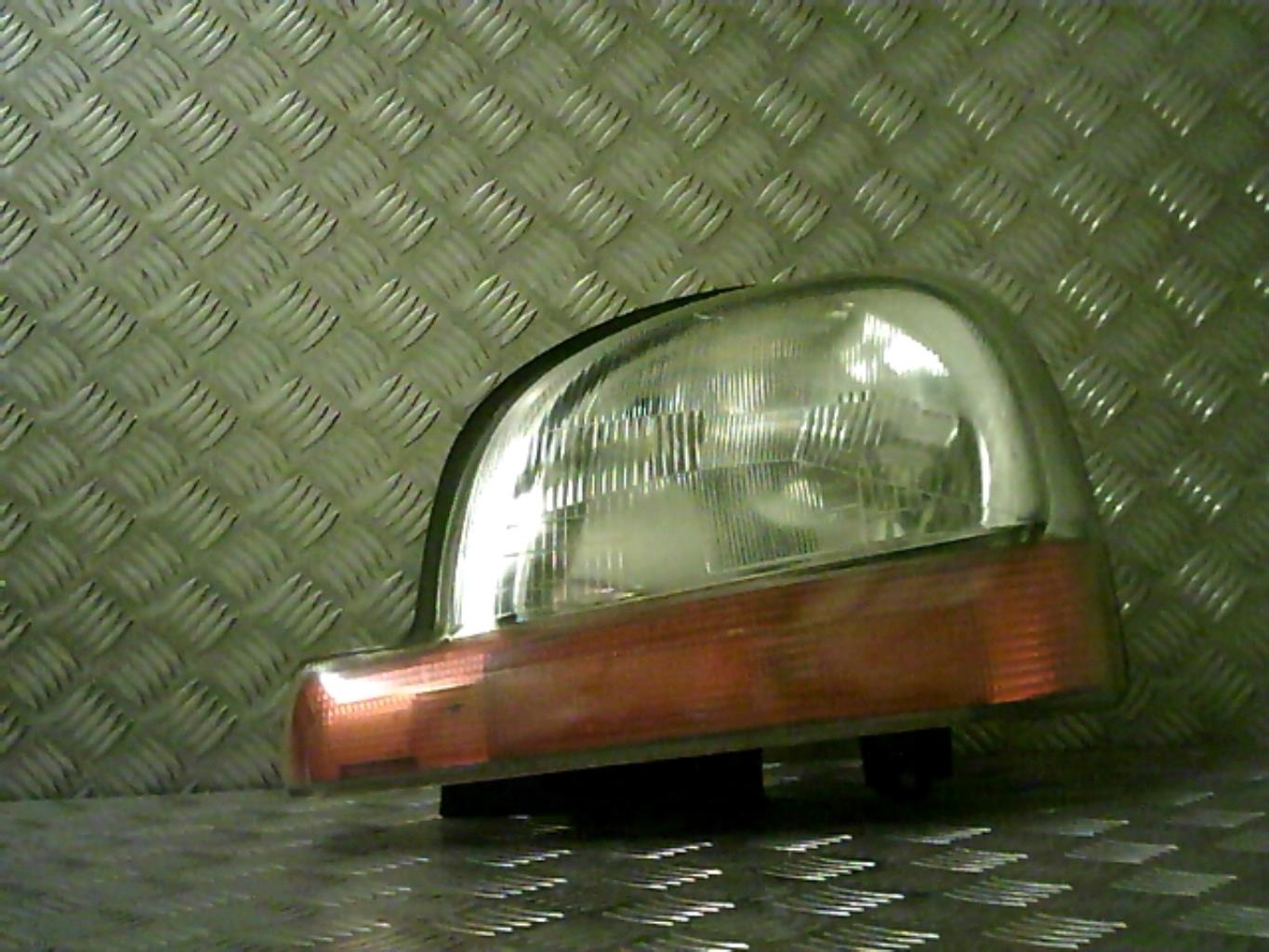 Gruppo ottico anteriore principale sinistro (luci)(faro)