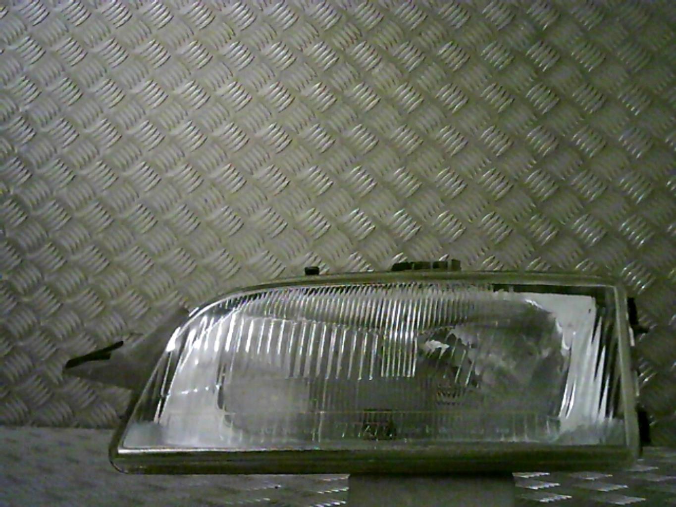 Gruppo ottico anteriore principale sinistro (luci)(faro)