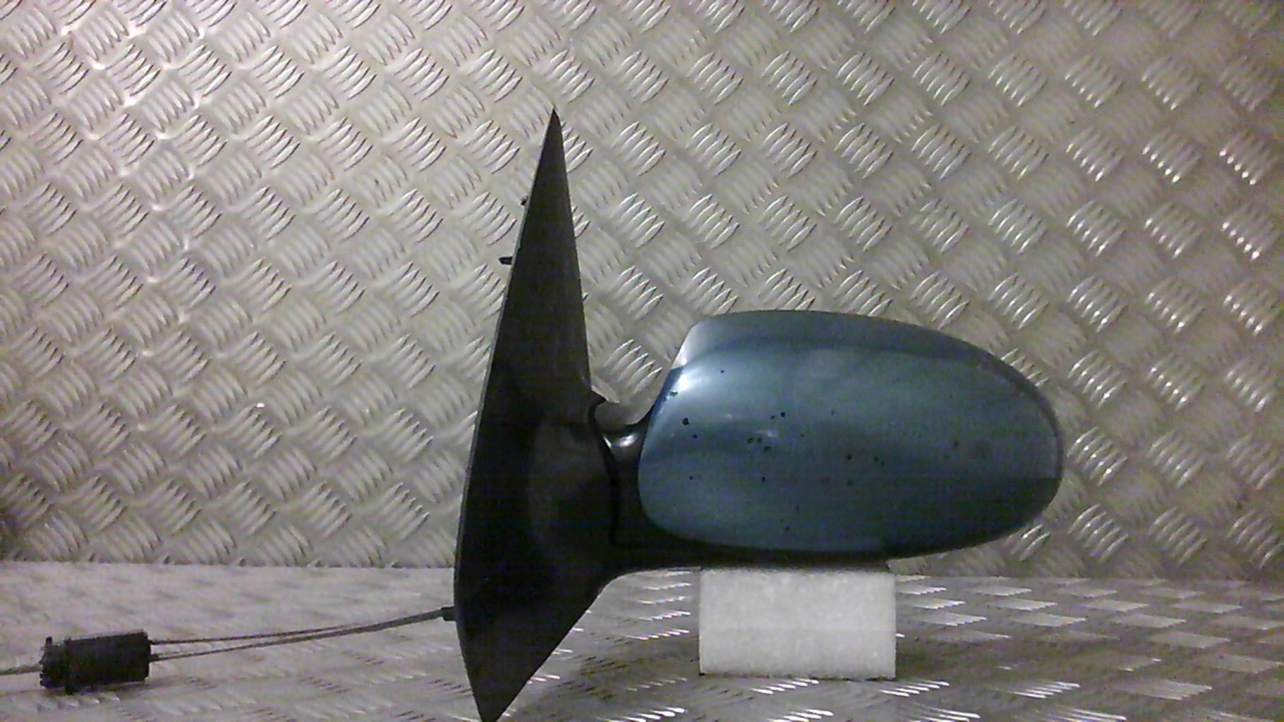 Retrovisor izquierdo