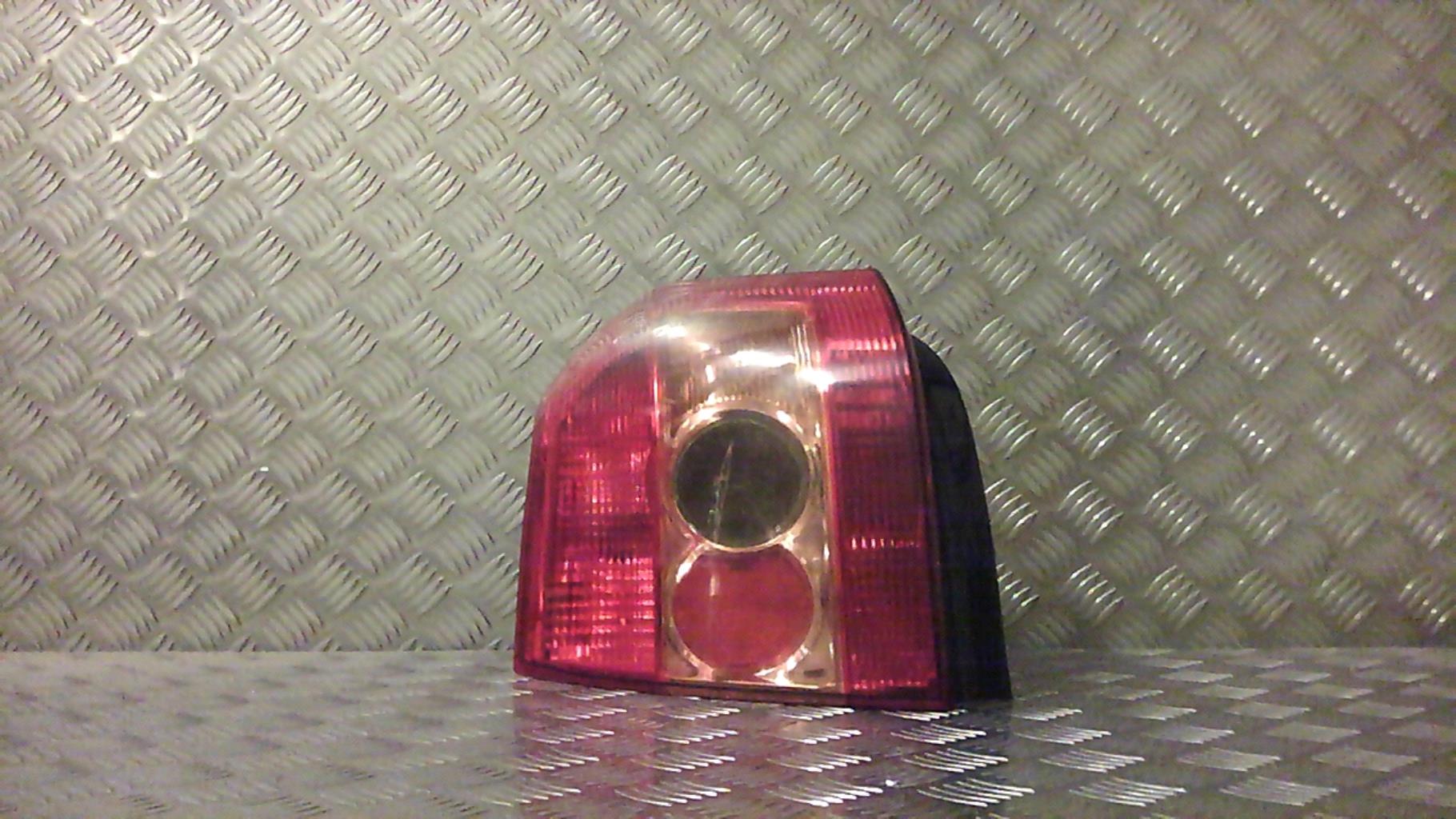 Fanale posteriore principale sinistro (luci)