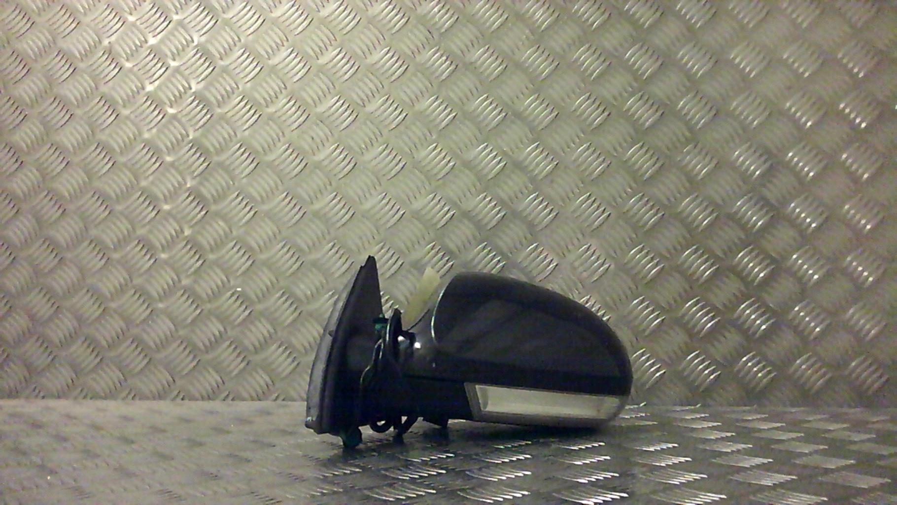 Specchietto retrovisore sinistro VOLKSWAGEN PASSAT 5 BREAK Diésel - 1
