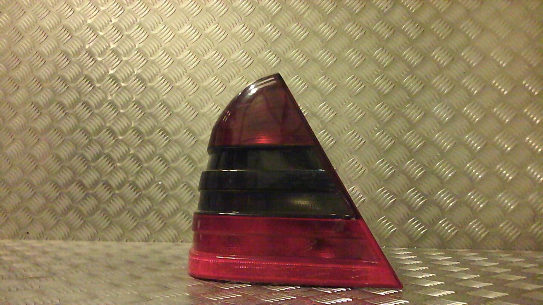 Fanale posteriore principale destro (luci)