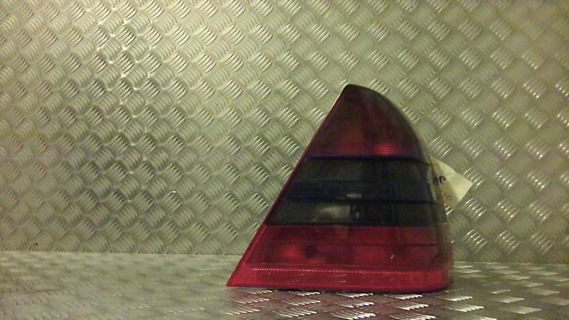 Fanale posteriore principale sinistro (luci)