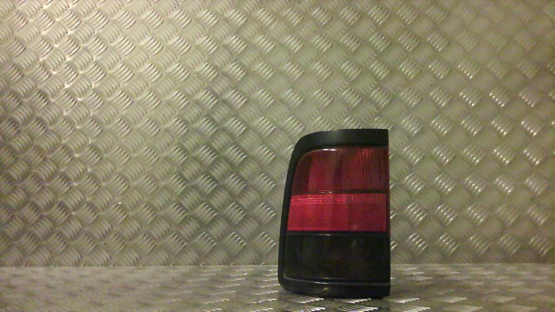 Fanale posteriore principale sinistro (luci)