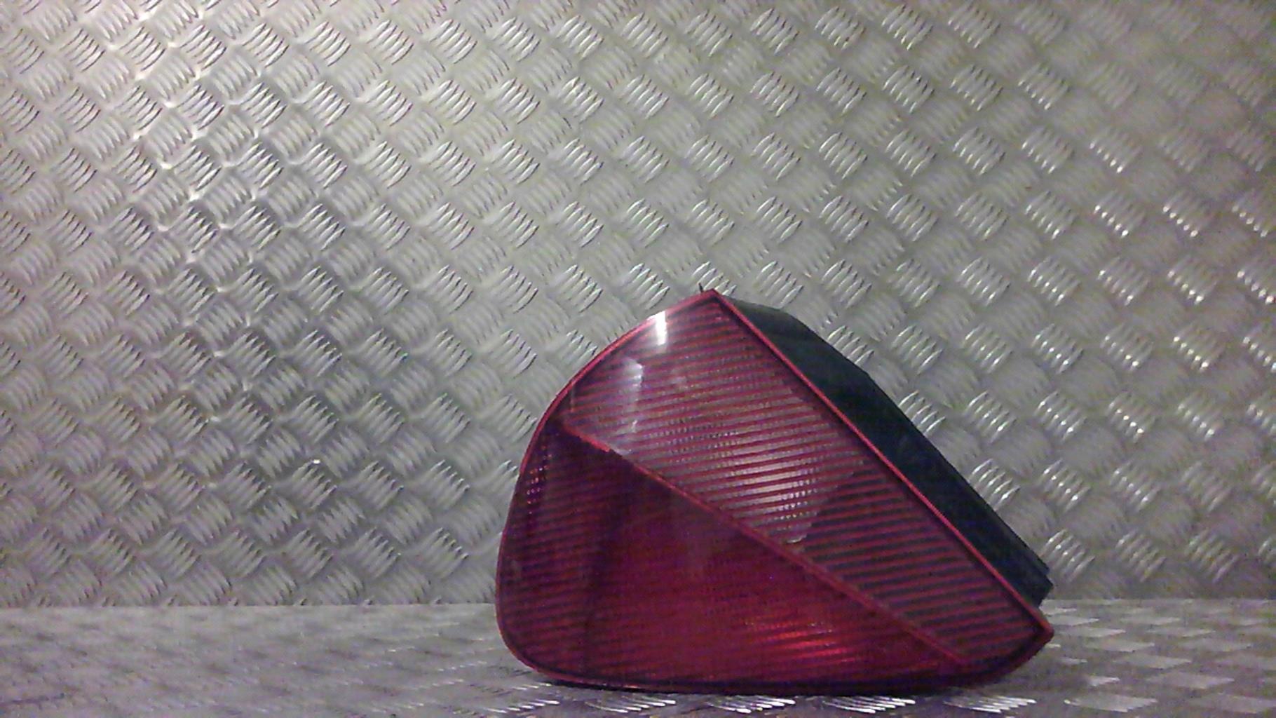 Fanale posteriore principale sinistro (luci)