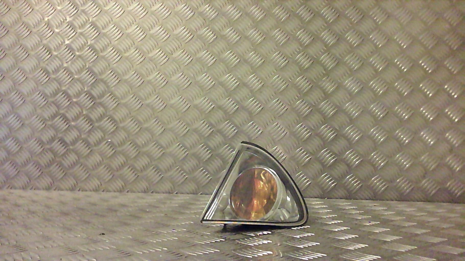 Gruppo ottico anteriore secondario sinistro (luci)(freccia)