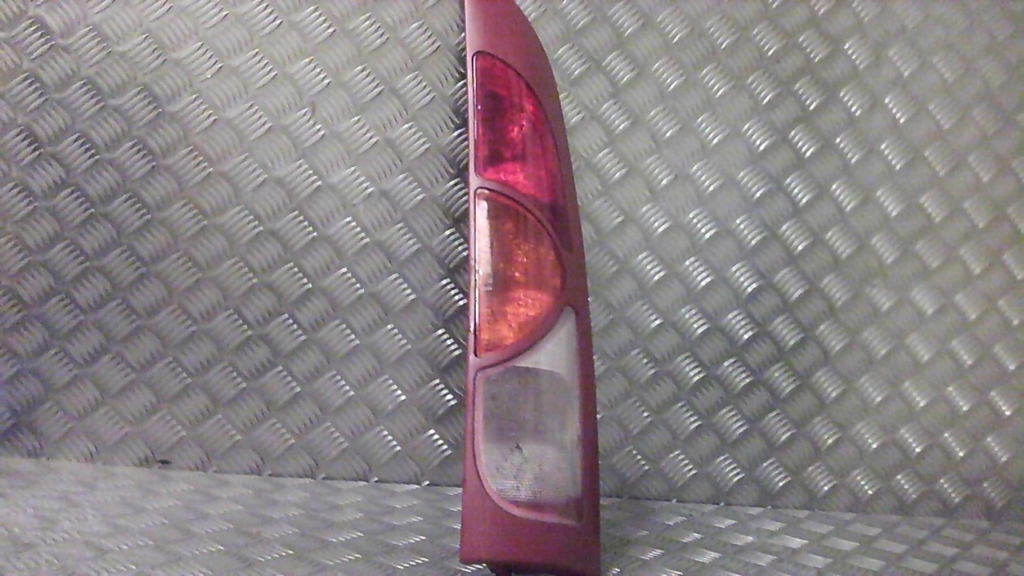 Fanale posteriore principale destro (luci)