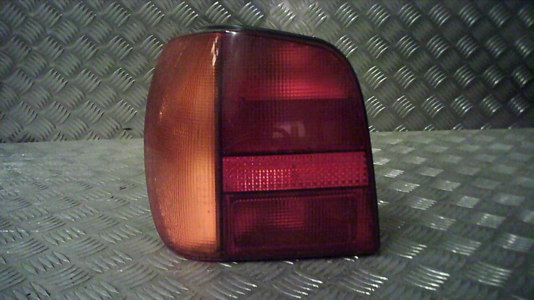 Fanale posteriore principale sinistro (luci) VOLKSWAGEN POLO 3 PHASE 1 Diésel - 1