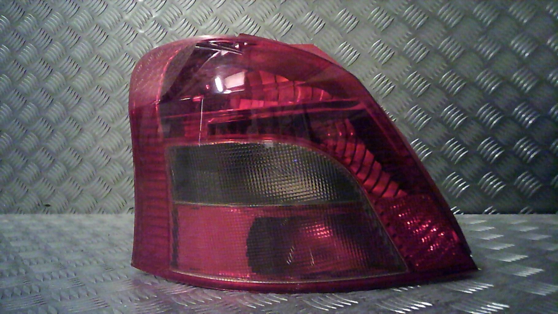 Fanale posteriore principale sinistro (luci) TOYOTA YARIS 2 PHASE 1 Diésel - 1