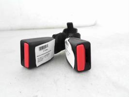 Attache ceinture arriere centrale