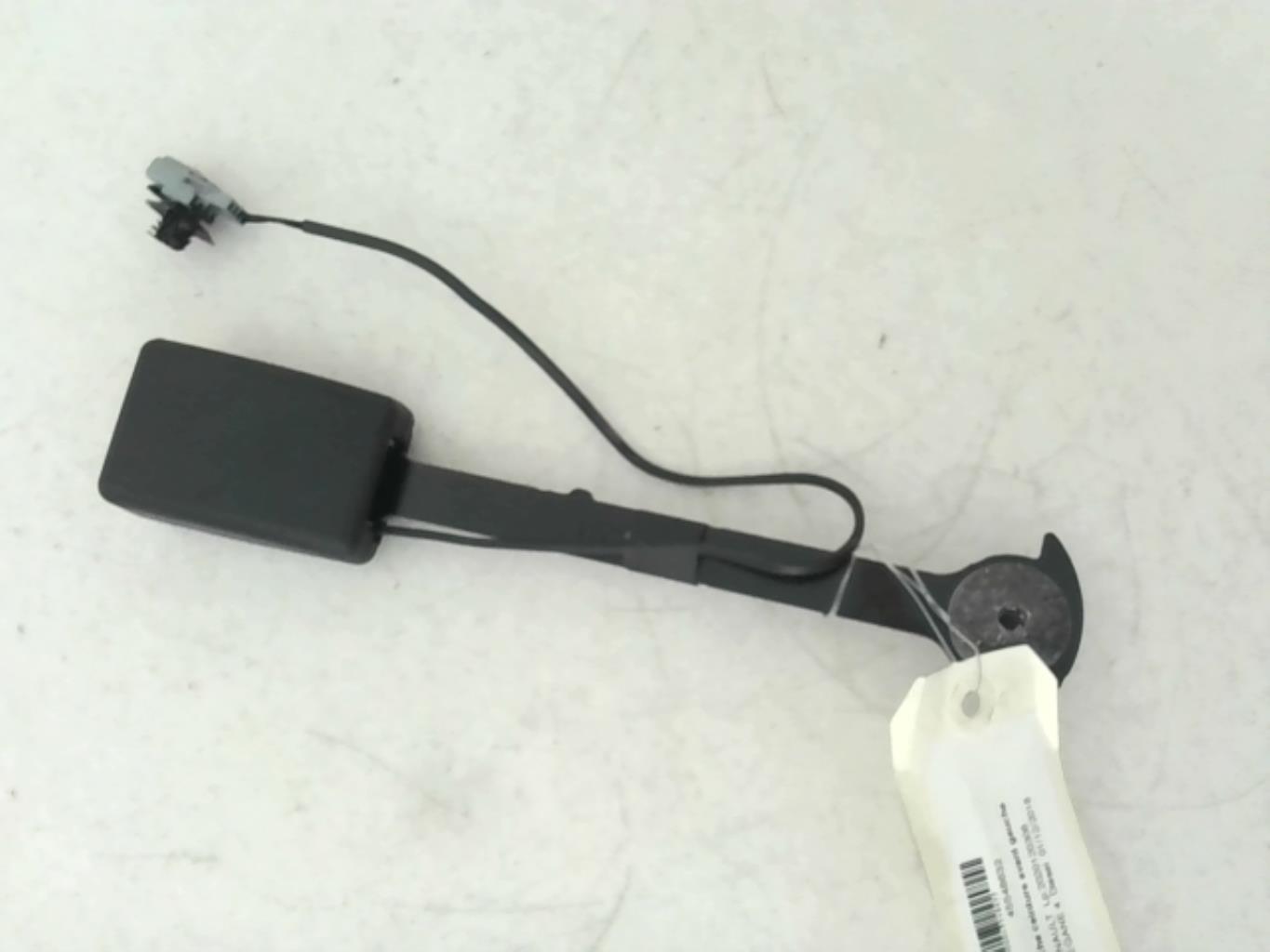 Attache ceinture avant gauche