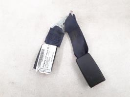 Attache ceinture arriere droit