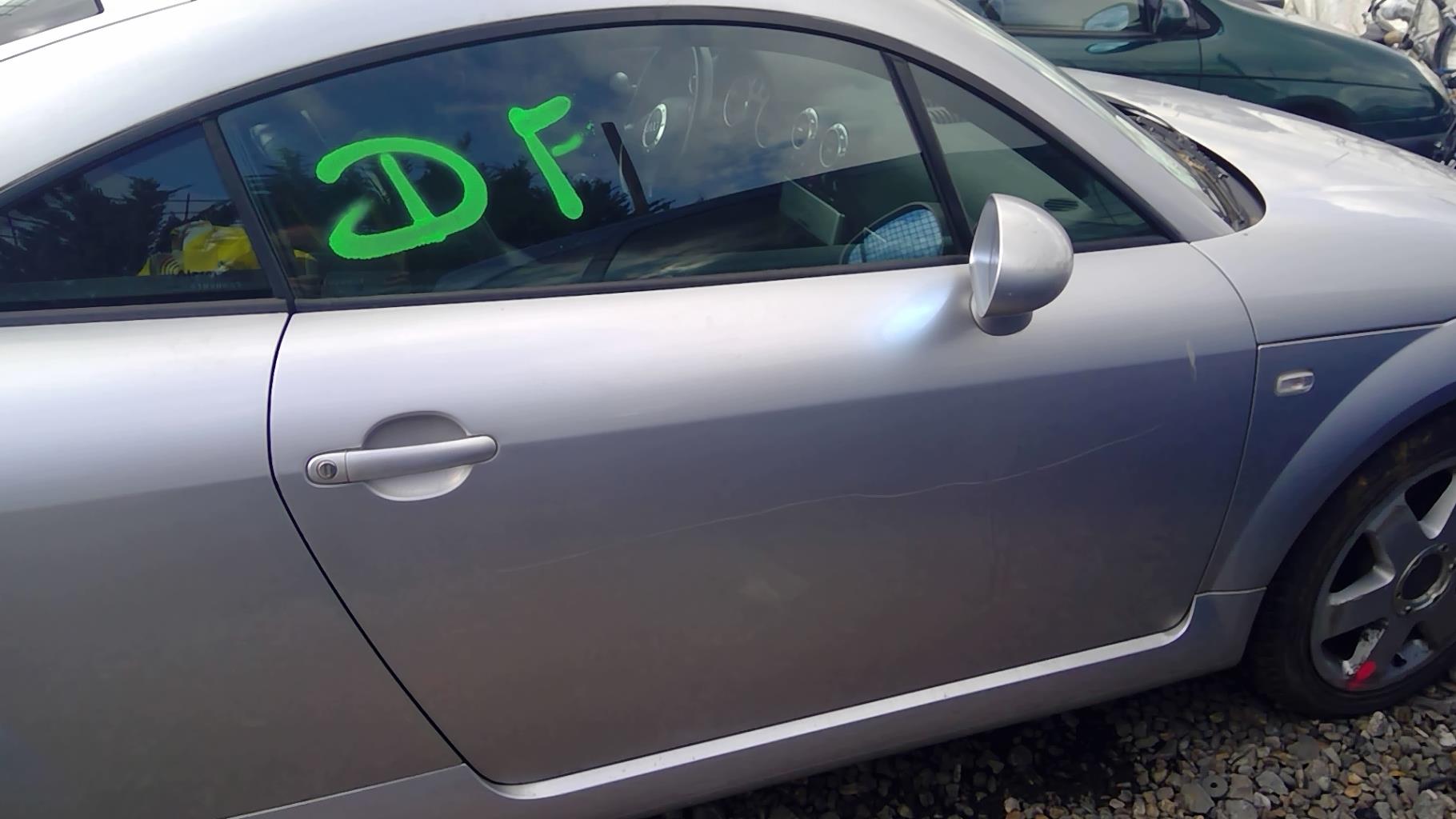 Porte avant droit