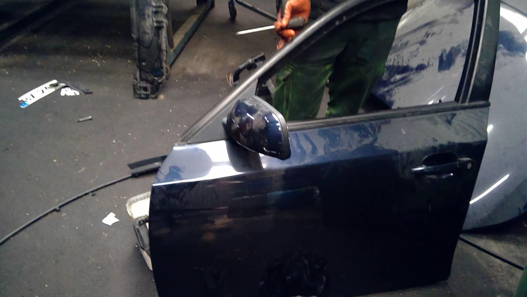 Porte avant gauche