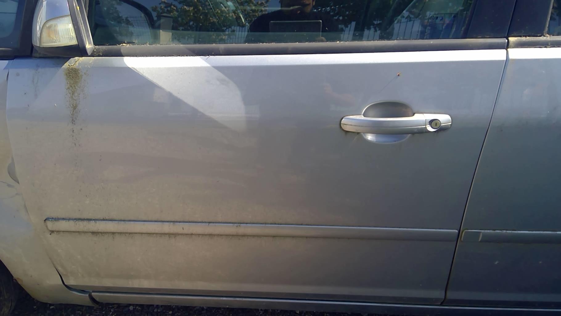 Porte avant gauche