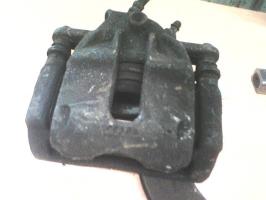 Etrier avant gauche (freinage)