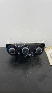 Commande chauffage RENAULT CLIO 4 PHASE 1 – 272705324R / T1019676Z – Recycl Auto 60