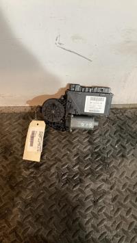 Moteur leve vitre avant droit