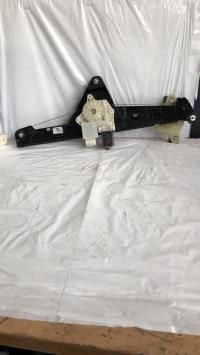 Moteur leve vitre avant droit