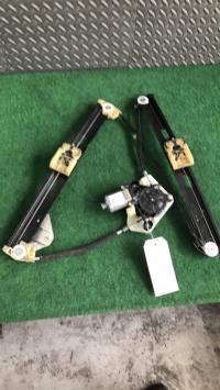 Moteur leve vitre avant gauche