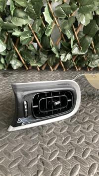 Aerateur tableau de bord avant gauche
