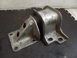 Support moteur gauche