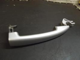Poignee porte avant gauche