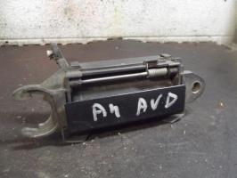 Poignee porte avant droit