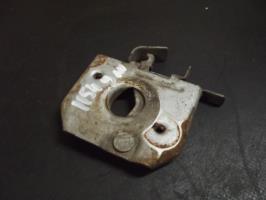 Serrure de capot