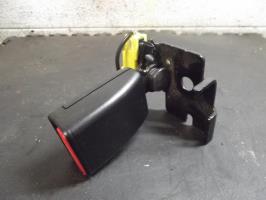 Attache ceinture arriere droit