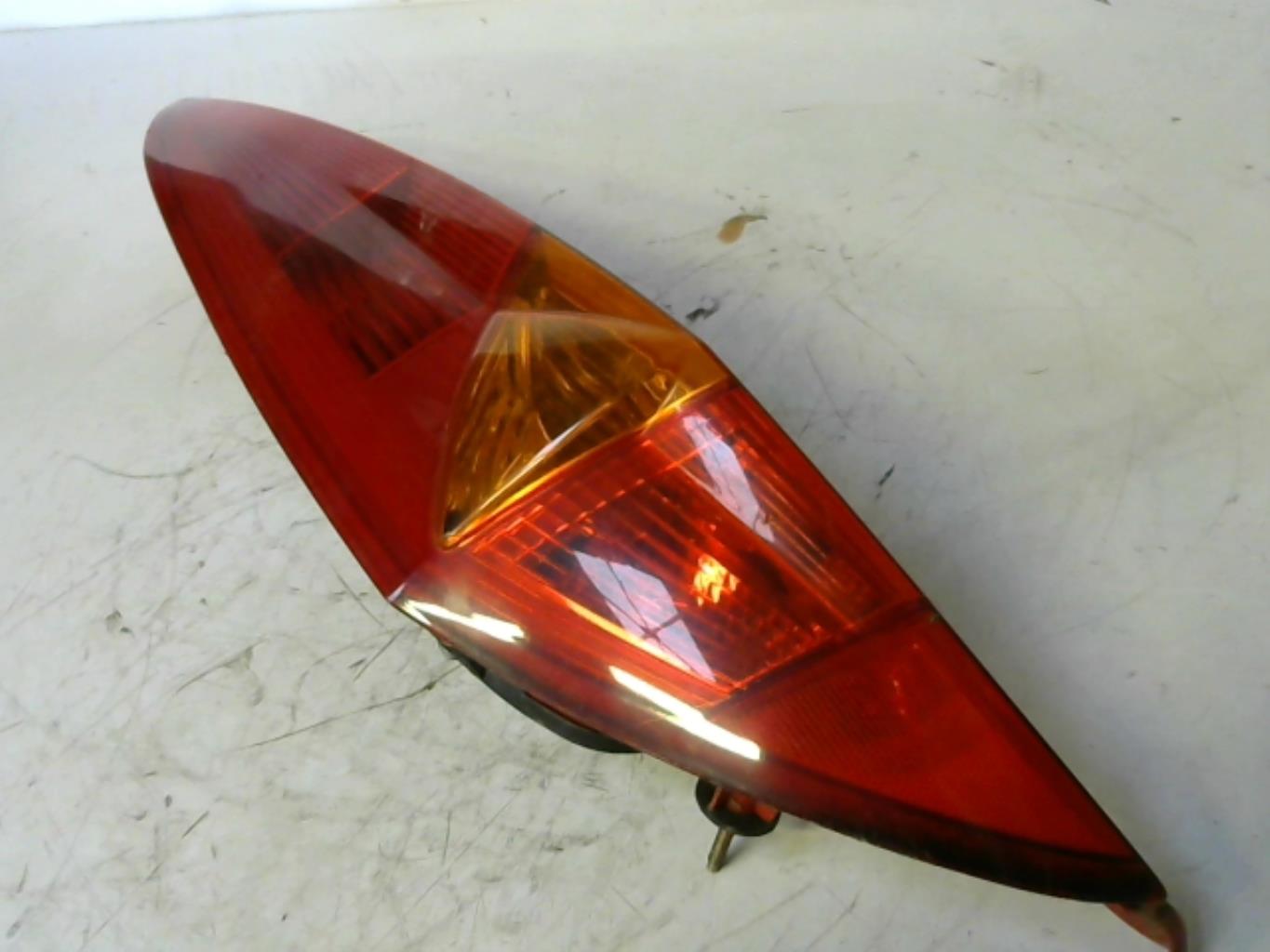 Fanale posteriore principale sinistro (luci)