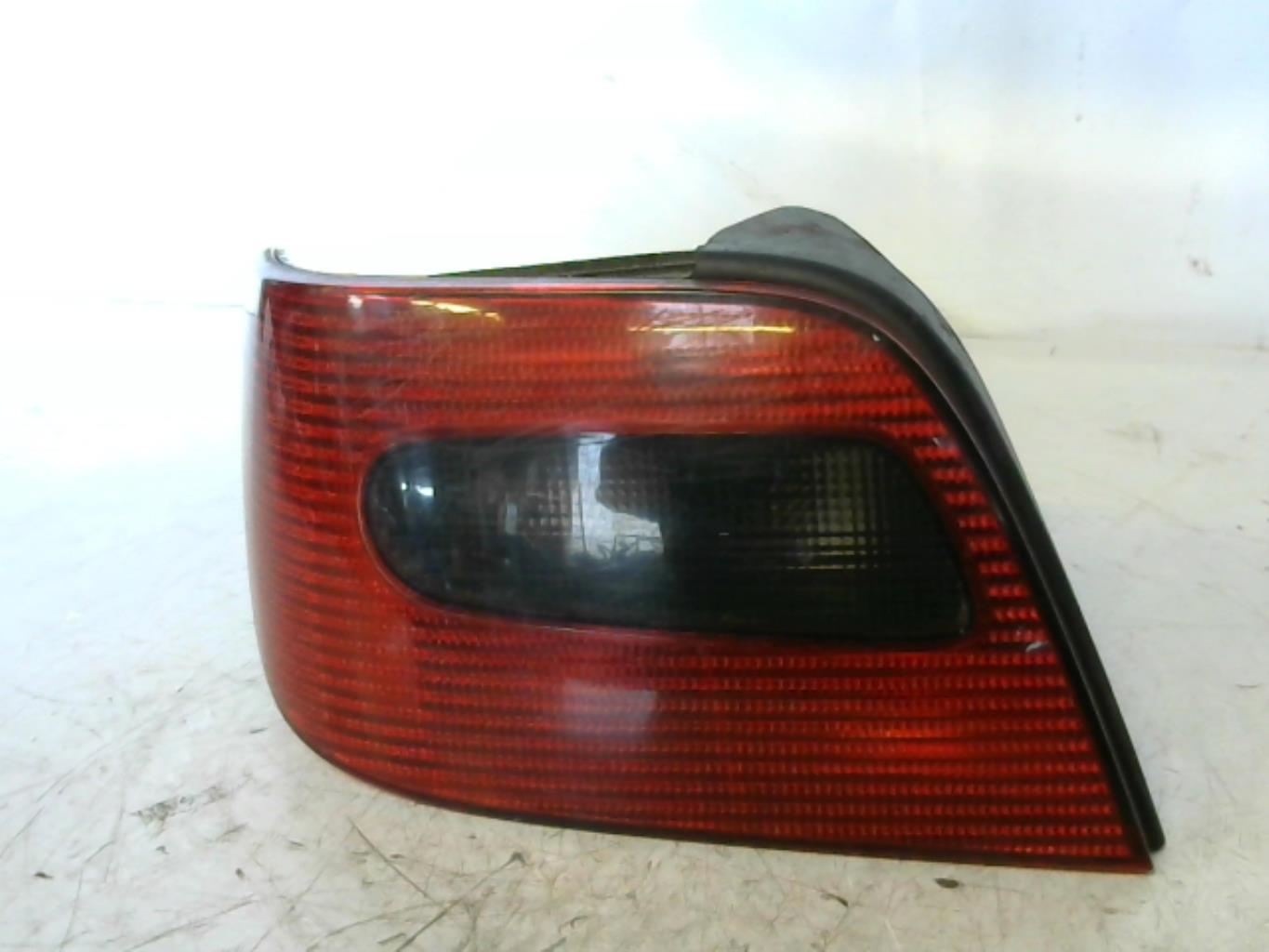Fanale posteriore principale sinistro (luci)