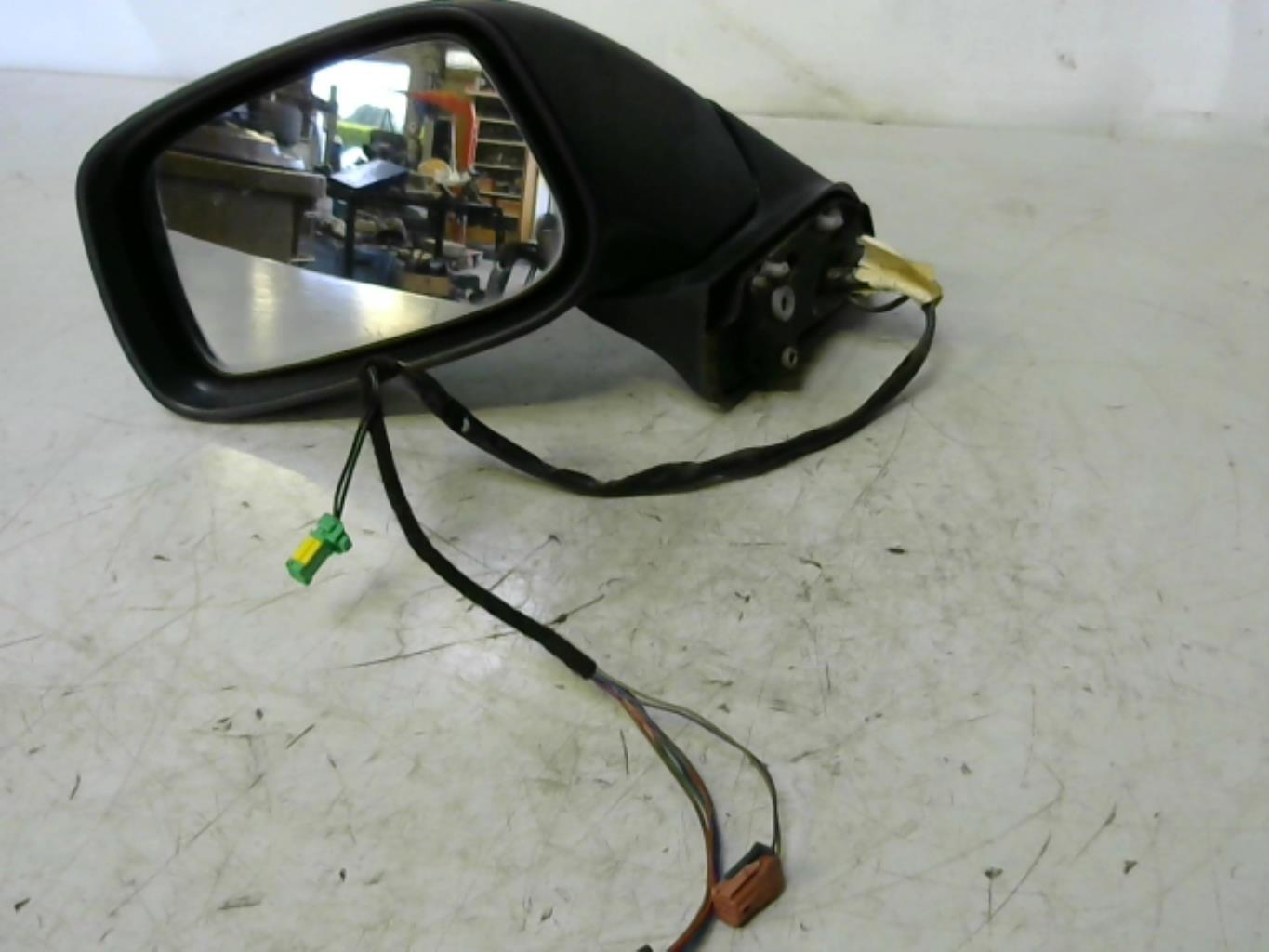 Retrovisor izquierdo