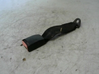 Attache ceinture arriere centrale