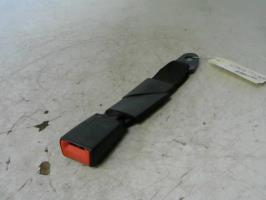 Attache ceinture arriere droit