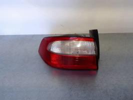 Fanale posteriore principale sinistro (luci)