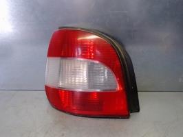Fanale posteriore principale sinistro (luci)