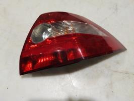 Feu arriere principal droit (feux)