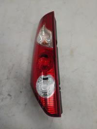 Luz trasera principal izquierda (luces)